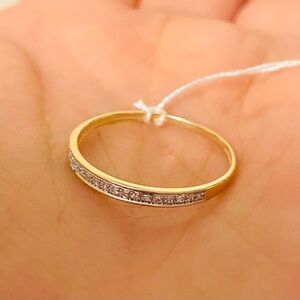 🌺Elegant 14 K Gold ring with diamonds 💎 band 🌸
